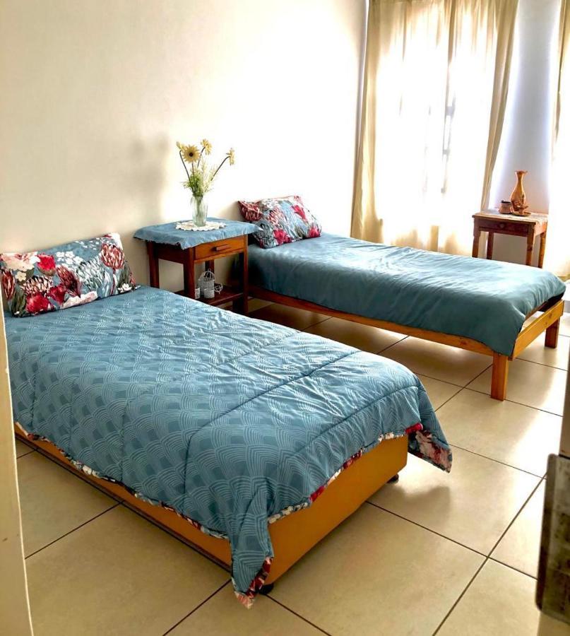 Thee View Otel Hartbeespoort Dış mekan fotoğraf